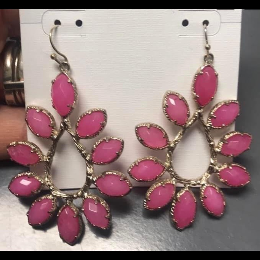 ISO Kendra Scott Gold Nyla Earrings